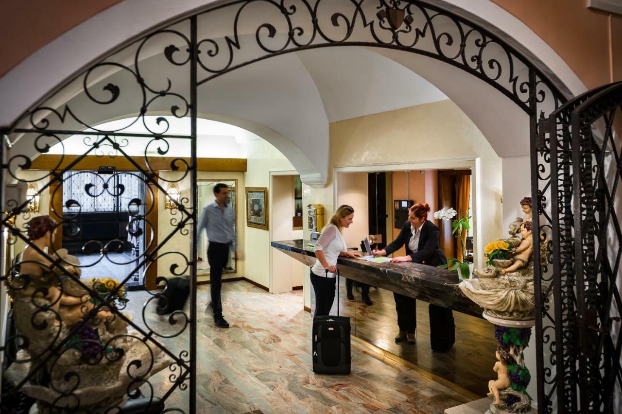 Easyrooms Dell'Angelo Locarno Exterior foto
